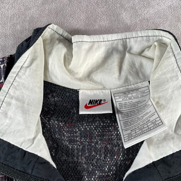 Vintage 90’s Women’s Nike Embroidered Pattern Full Zip Windbreaker Jacket - Picture 3 of 5